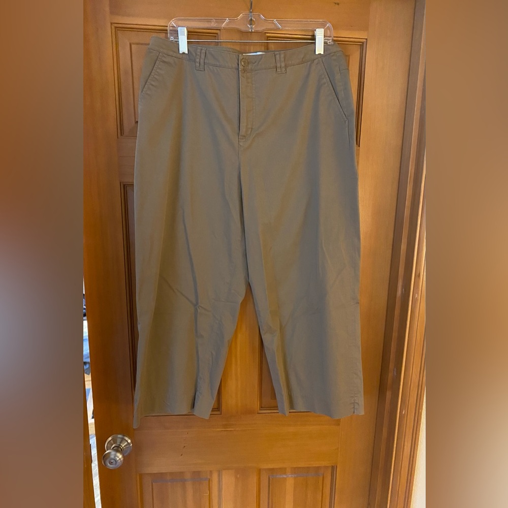 Coldwater Creek Women’s Wide Leg Cropped Pants. Great Fit. Size 14.